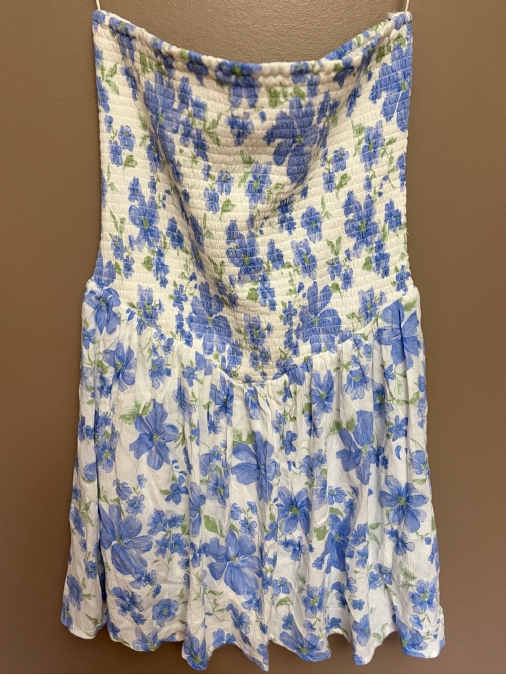 Aeropostale White Strapless Smocked Blue Floral Romper